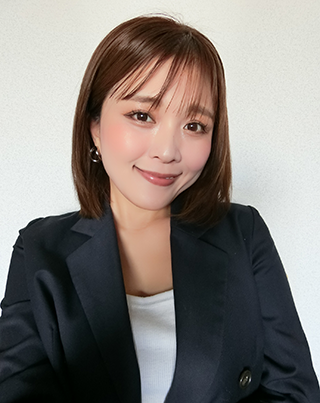 東 紗友美